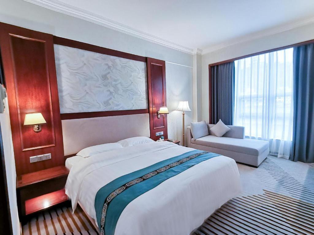 Fenggang Gladden Hotel Tiantangwei Eksteriør bilde